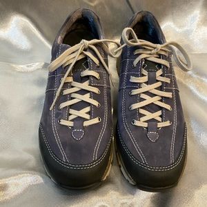 Clark’s outdoor wave walkers navy blue Women 9 1/2